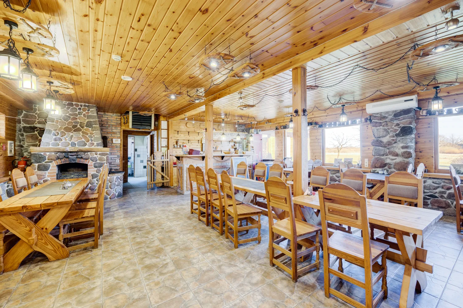 Krodziņš ēdamzāles skats